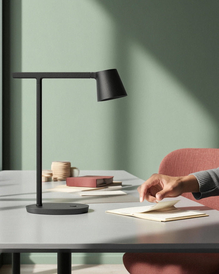 Black Minimal Desk Lamp